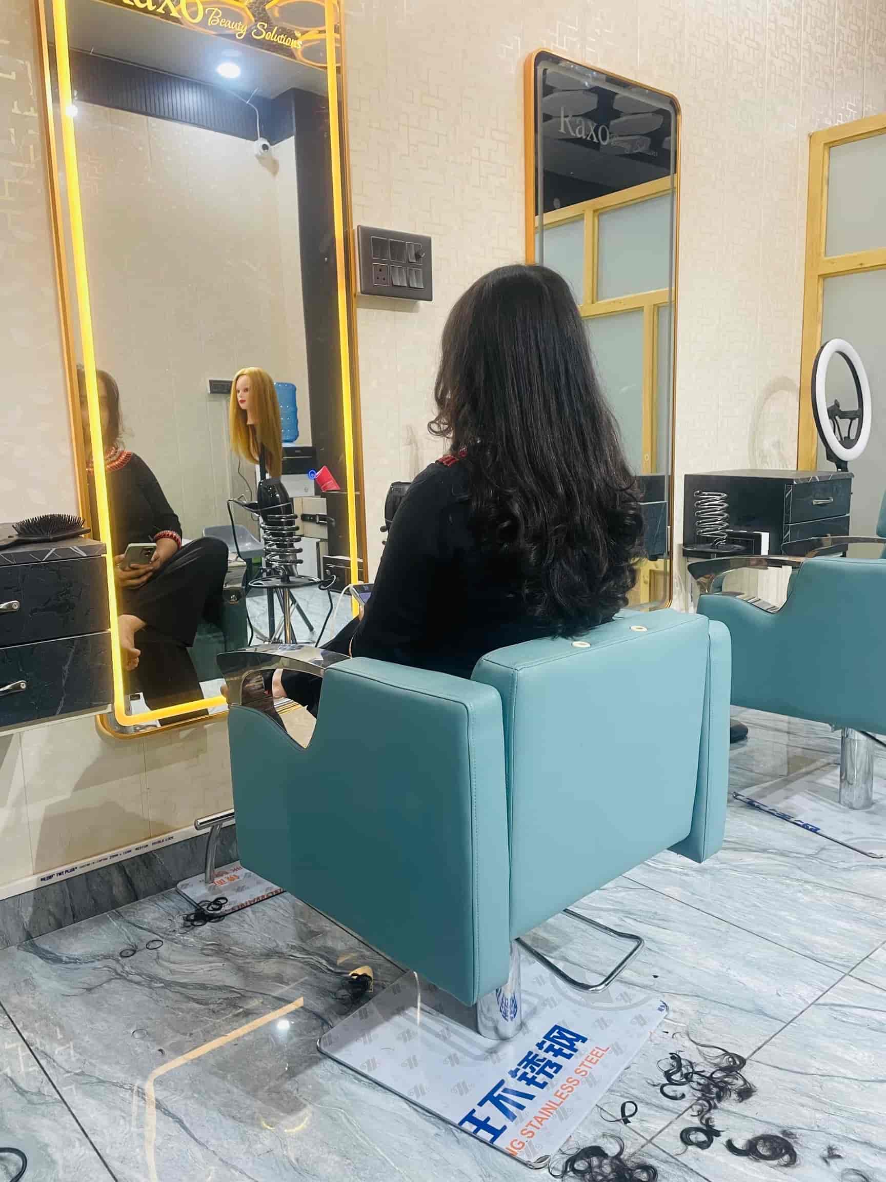 AURA TOUCH Unisex Salon Aesthetics Studio