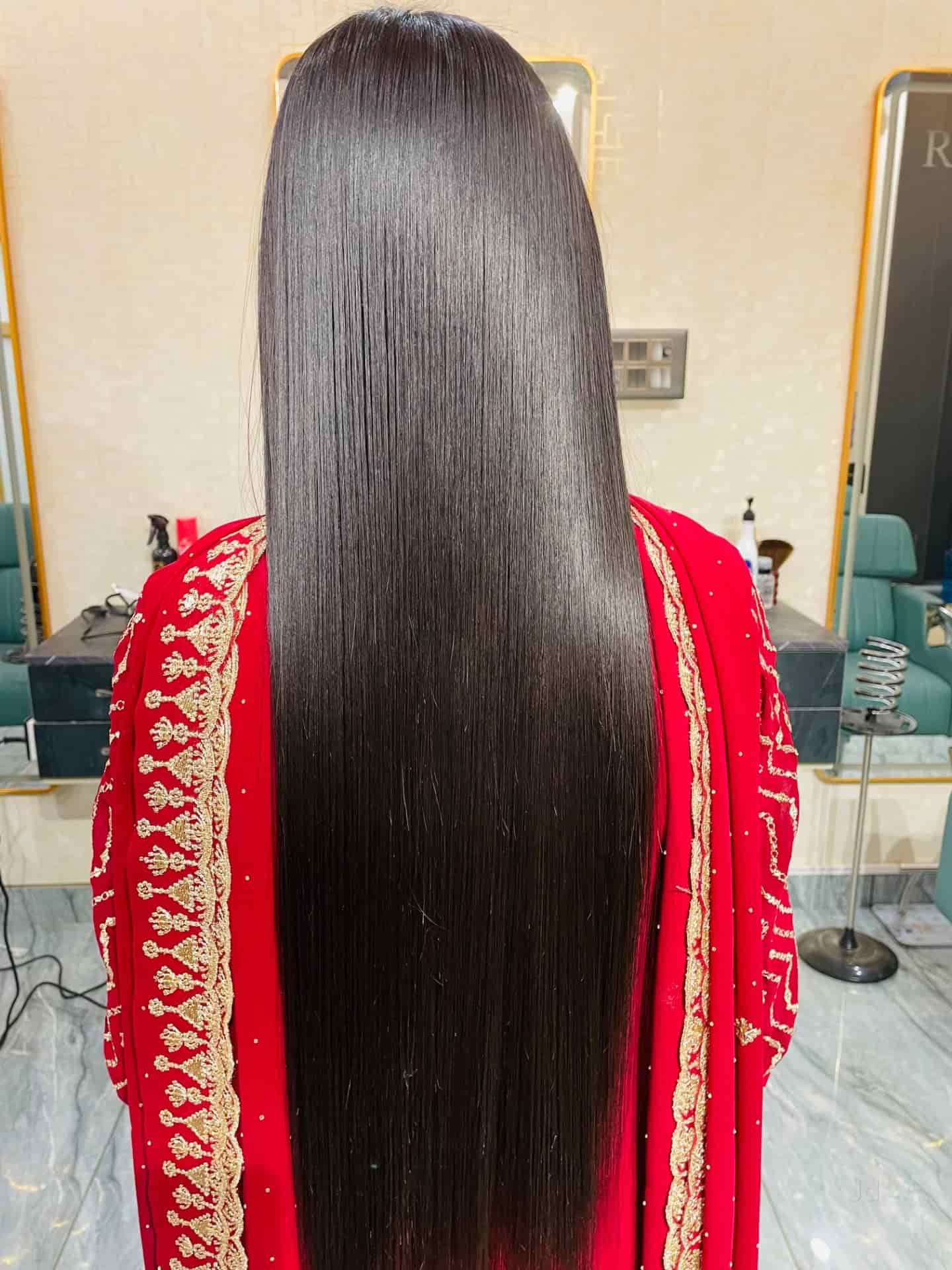 AURA TOUCH Unisex Salon & Studio
