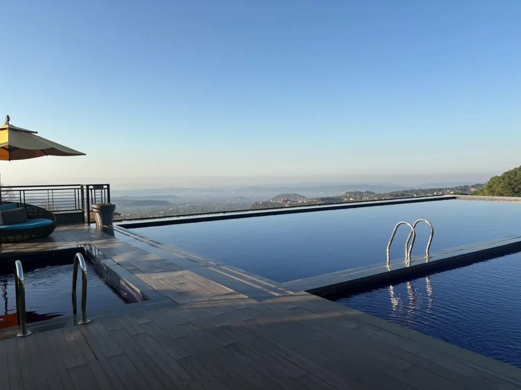 radisson-blu-pool