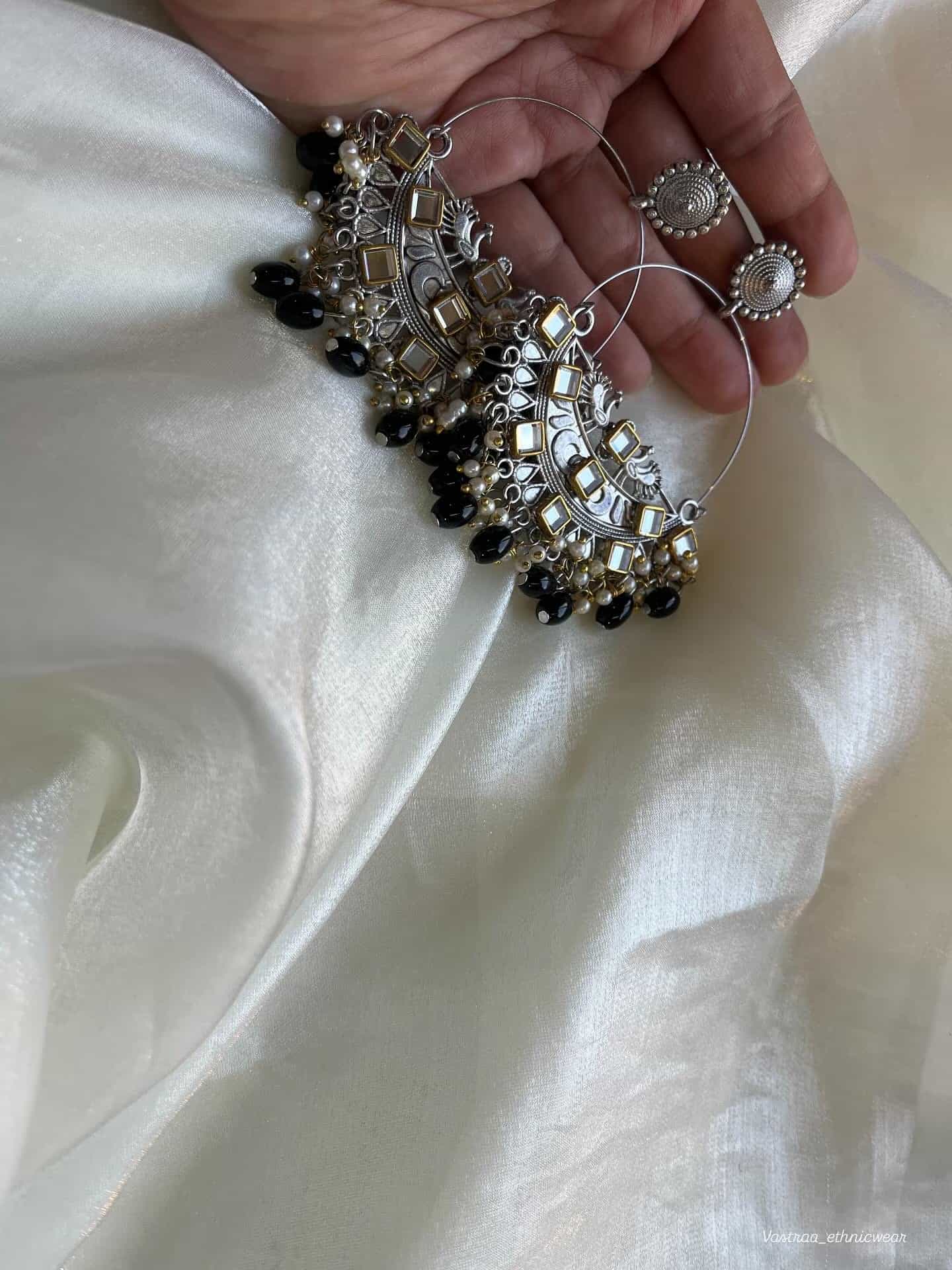 vastra-ethnicwear-jewellery