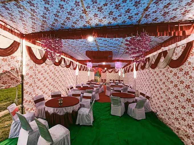 CHAIN TENT