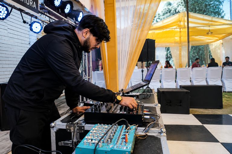 DJ aalok