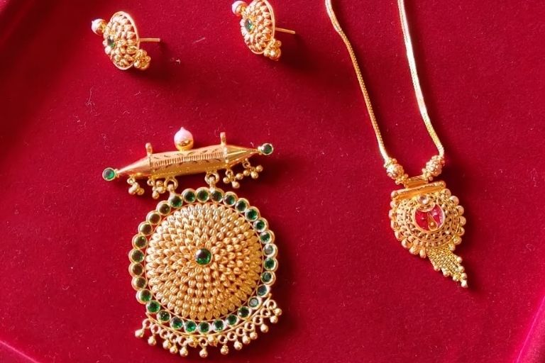 Hira jewellery
