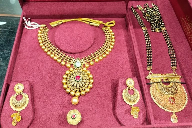 Navrattan-Jewellers-Jewellery