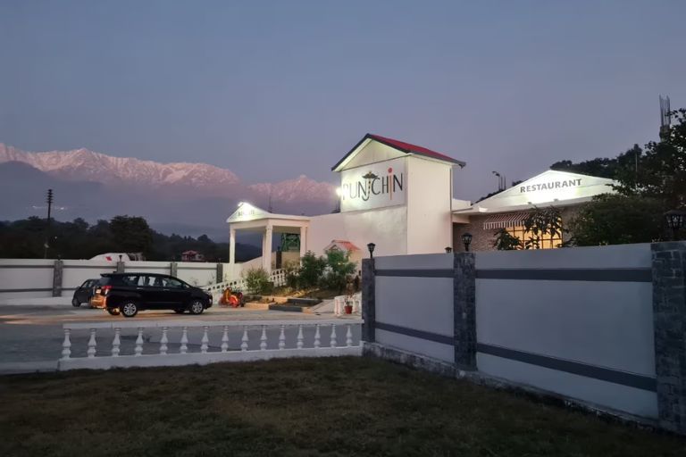 Punjchin Restaurant & Banquets
