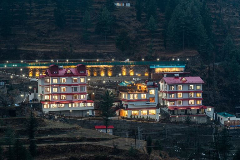 Queen Himya Resort by DLS Hotels