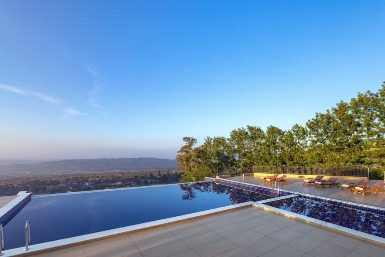 Rakkh-Resort-pool