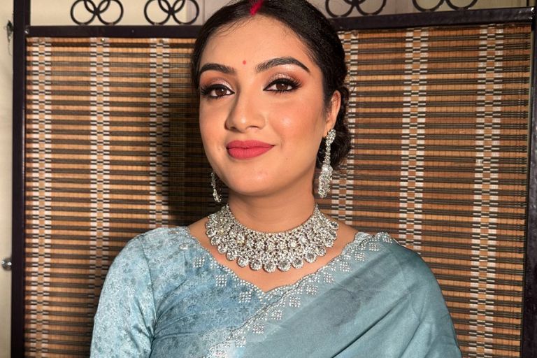Shania makeup