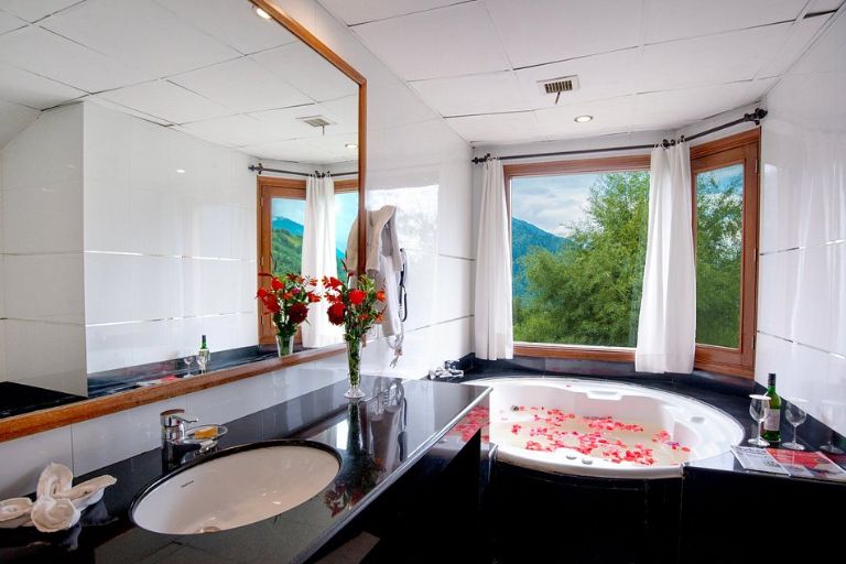 Solang Valley Resorts spa