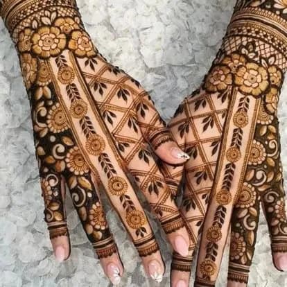 Takka Bench Mehandi artist