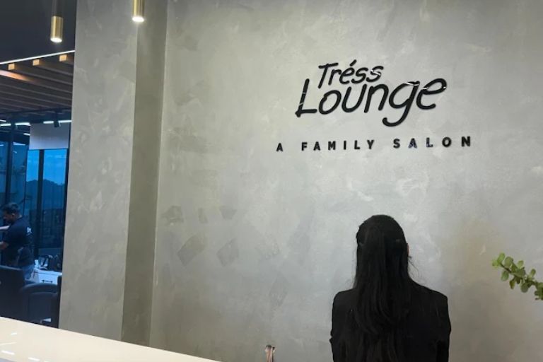 Tress Lounge