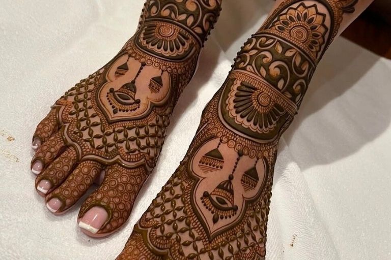 Ajeet Mehandi Arts professional wedding mehendi services