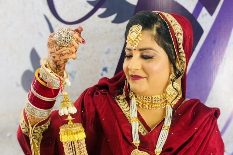 Beautiful bridal makeup looks by Lavnaaz Makeovers Academy
