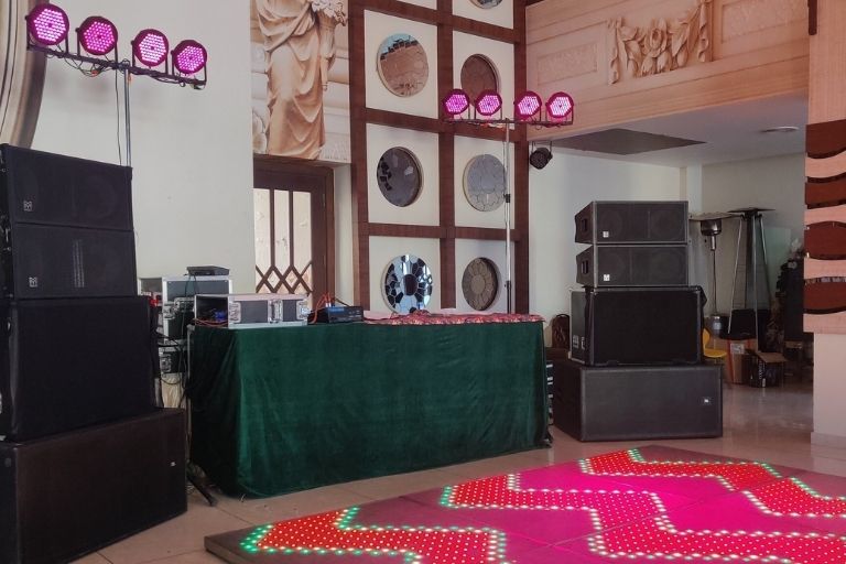 DJ Commercial energetic music for wedding celebrations