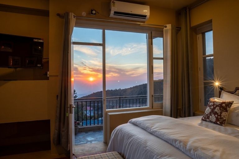 Dastak retreat room