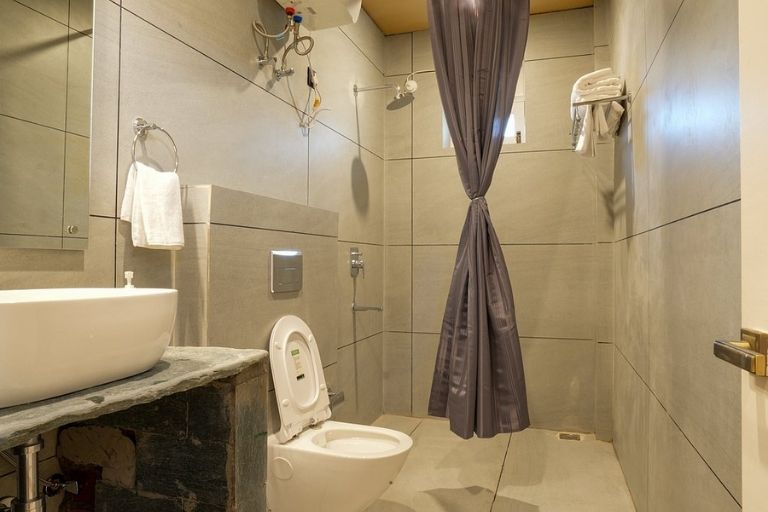 Dastak retreat washroom
