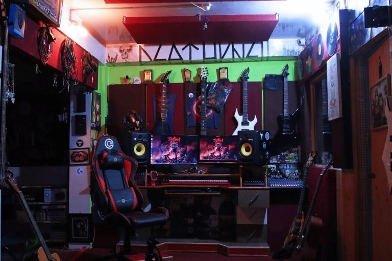 Deathknell studio for music recording and training