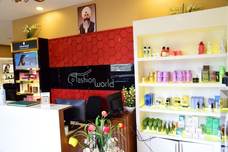 Fashion World beauty salon and styling services