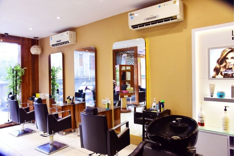 Fashion World makeup and beauty treatment salon