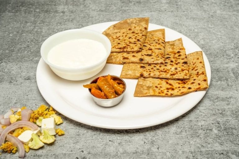 Fresh and tasty food at Aamchi Paratha Mandi