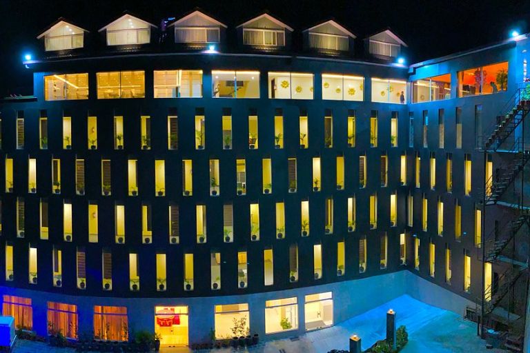 Hotel Nature Valley Banikhet scenic mountain view