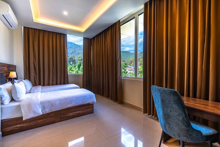 Hotel by Clarks Inn Palampur dining area