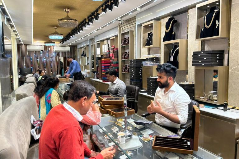 Kanishka Jewellers gold jewellery