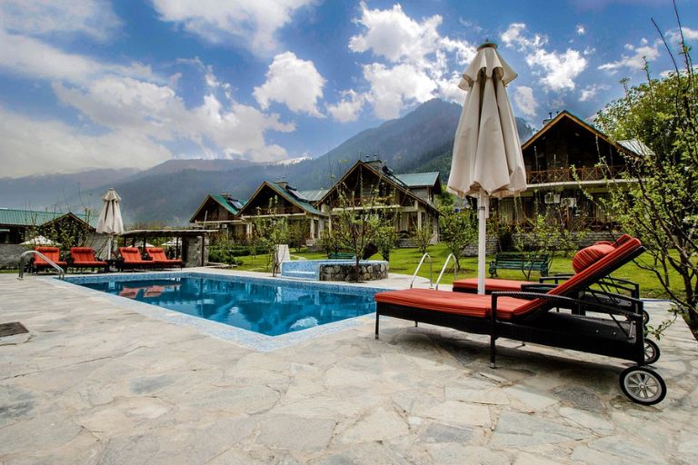LaRiSa Resort pool