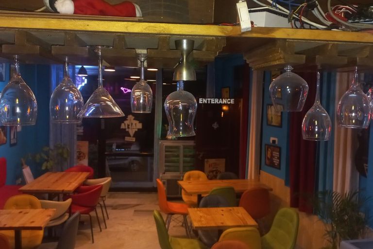 Mafia Cafe Bir popular cafe in Bir Billing