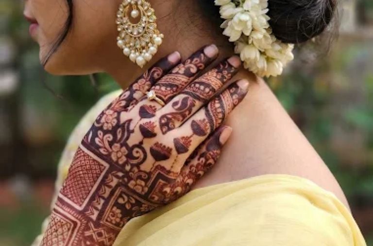 Mehandi Artist Shimla Custom Bridal Mehendi Designs