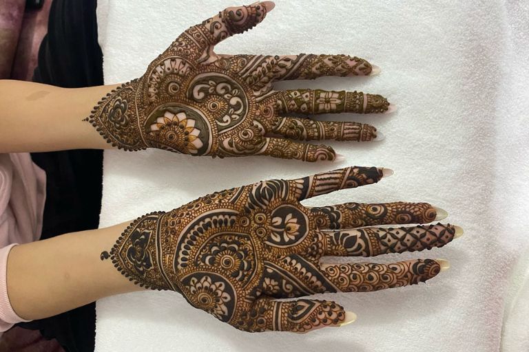 Mehendi Moments