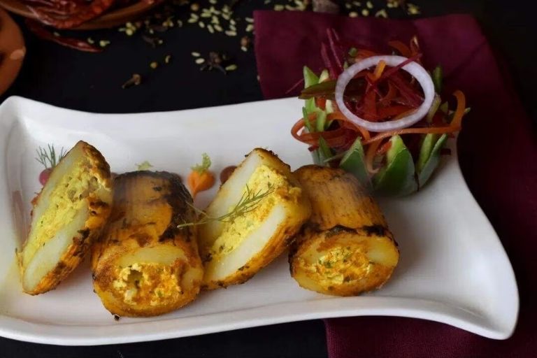 Moti Mahal Delux Mandi restaurant and dining venue