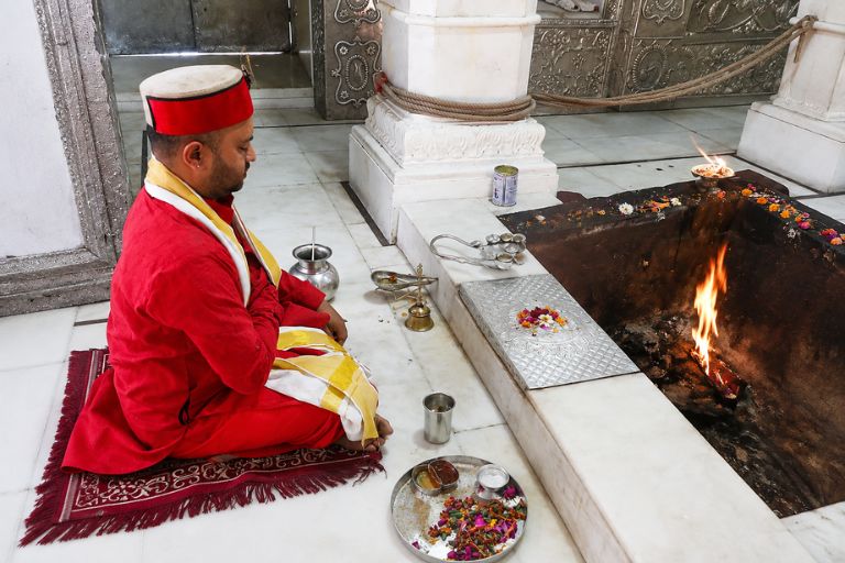 Ram Bandhu Sharma and Dheeraj Sharma puja services