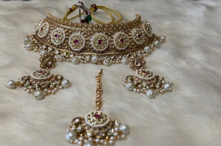 Sarika Glamour Look Traditional Lehenga Rental Service
