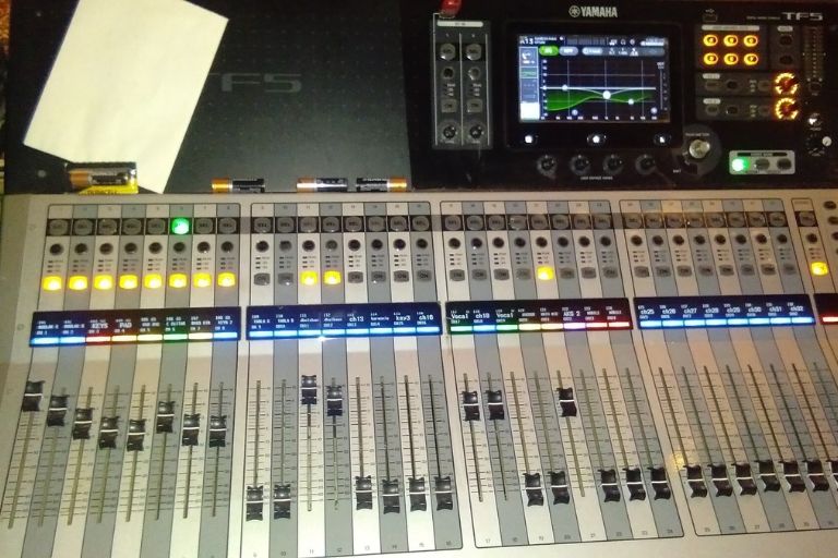 Sound Entertainer DJ services for weddings and events