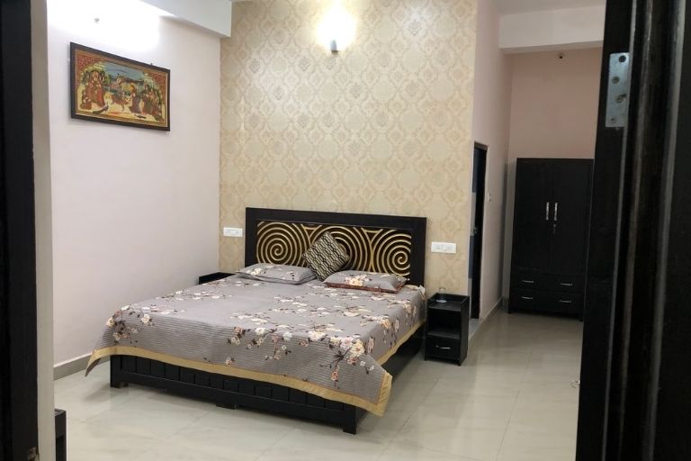 Spacious banquet hall at Jandrotia Marriage Palace