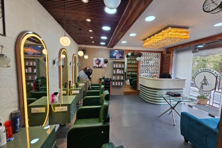 The London Glow Unisex Salon