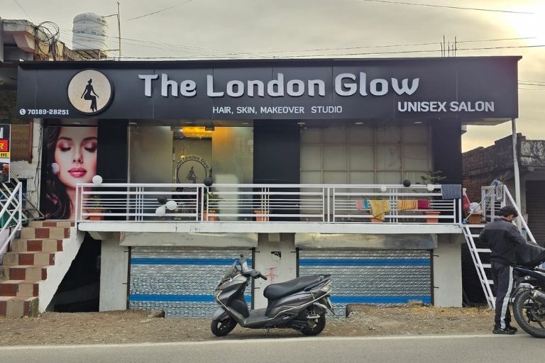 The London Glow – Unisex Salon