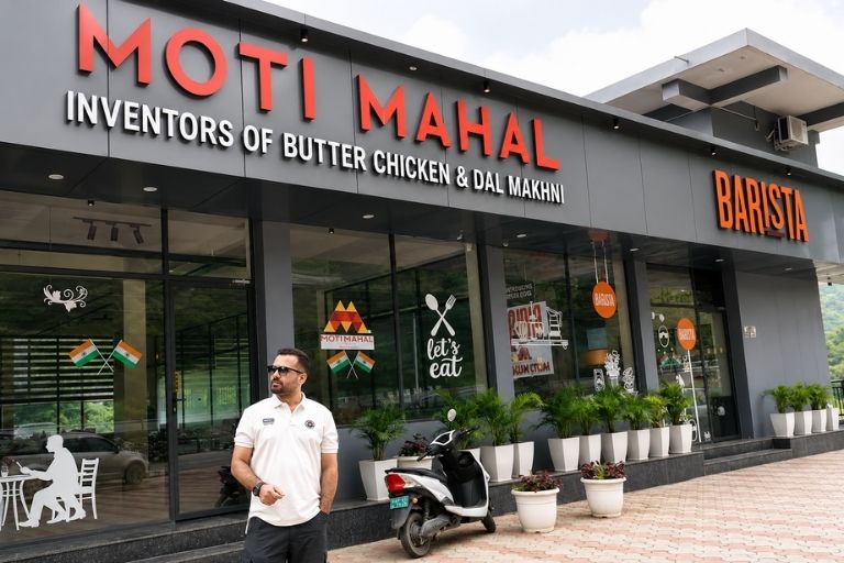 Traditional Indian food at Moti Mahal Delux Mandi