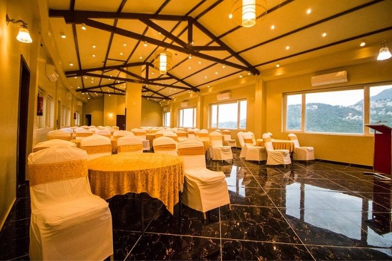 jüsta Birding Resort & Hall