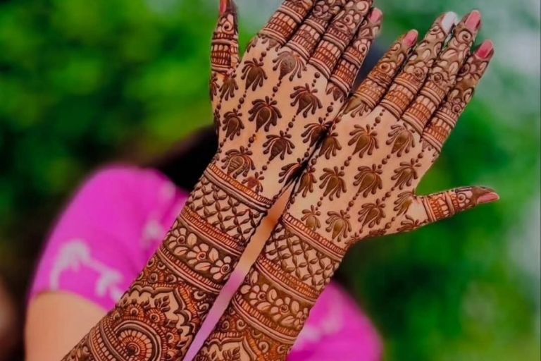 Arun Mehandi Arts creating elegant henna designs (1)