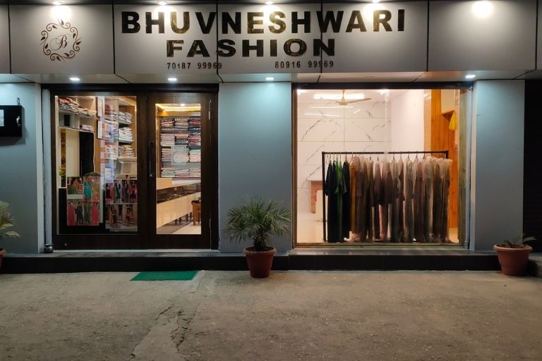 Bhuvneshwari Fashion stylish Himachali wedding outfits