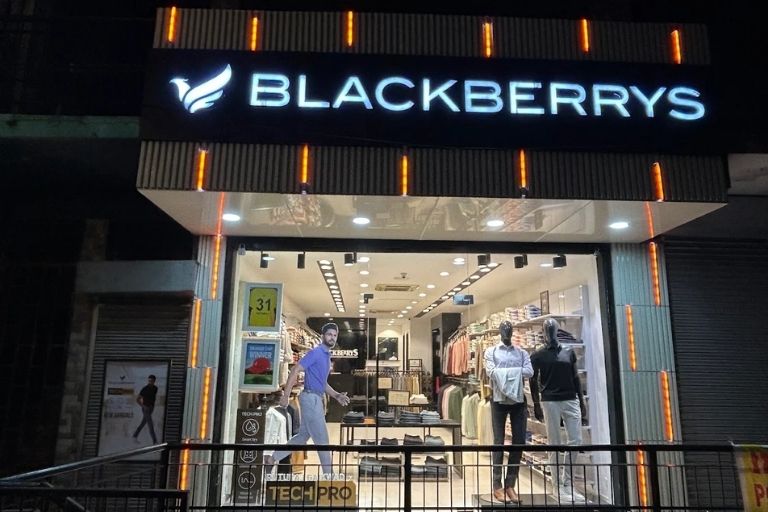 Blackberrys Mandi elegant shirts, trousers and suits
