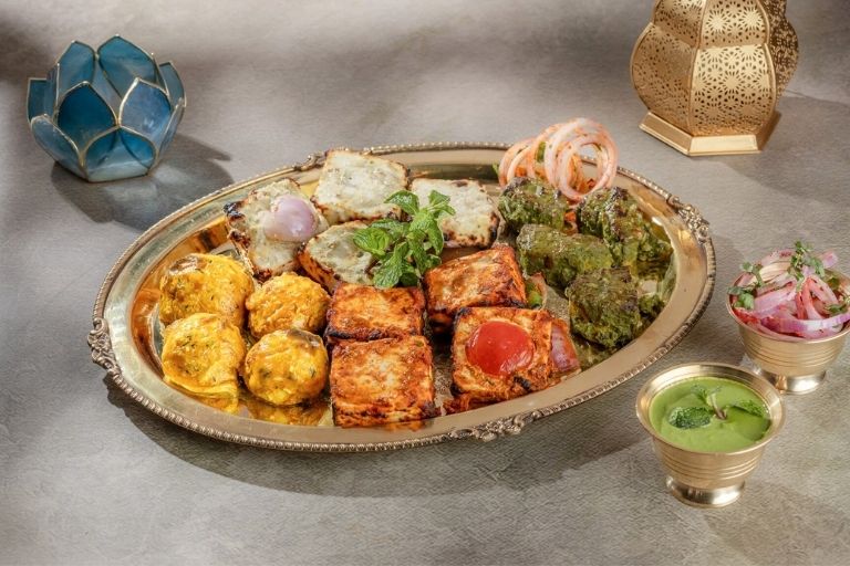 Dum Noorani restaurant serving fresh and delicious meals