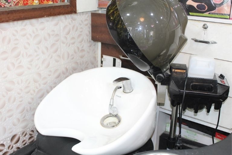 Hair styling services at Kabir’s Parlour