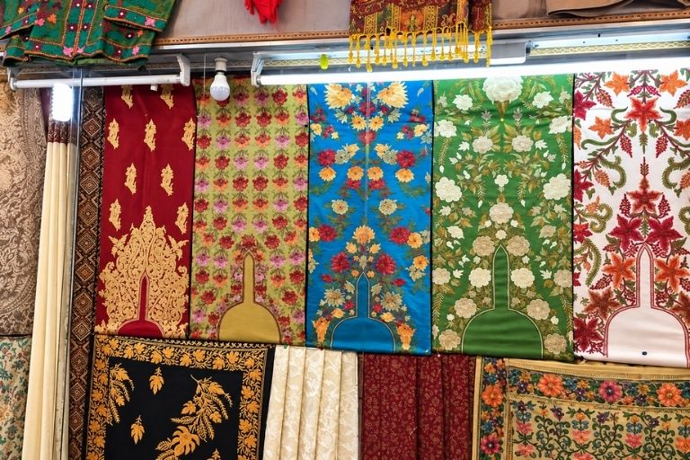 Kamaal Kashmir modern and traditional women’s clothing