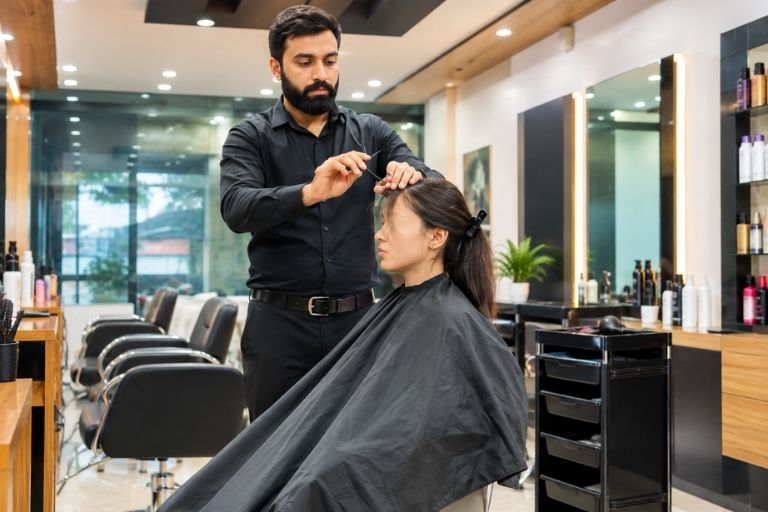 Looks N Locks Unisex Salon professional makeover services