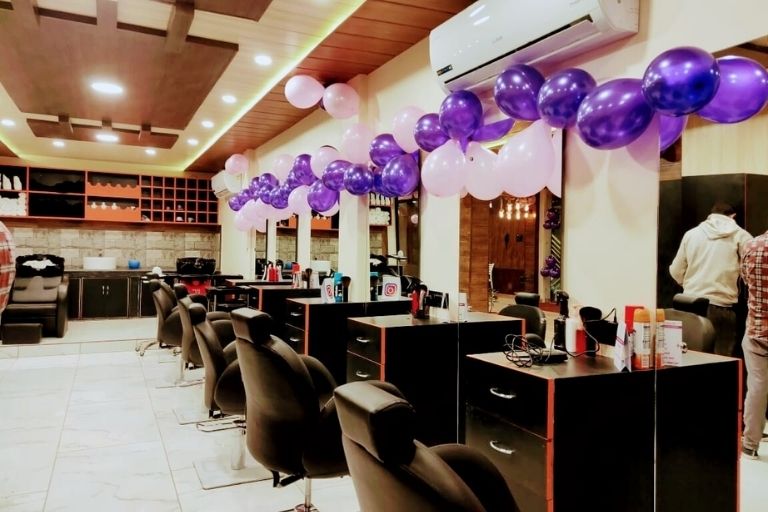 Looks N Locks Unisex Salon trendy haircuts and styling services