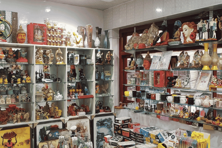Neelkanth Gift and Crockery Solan unique gifts