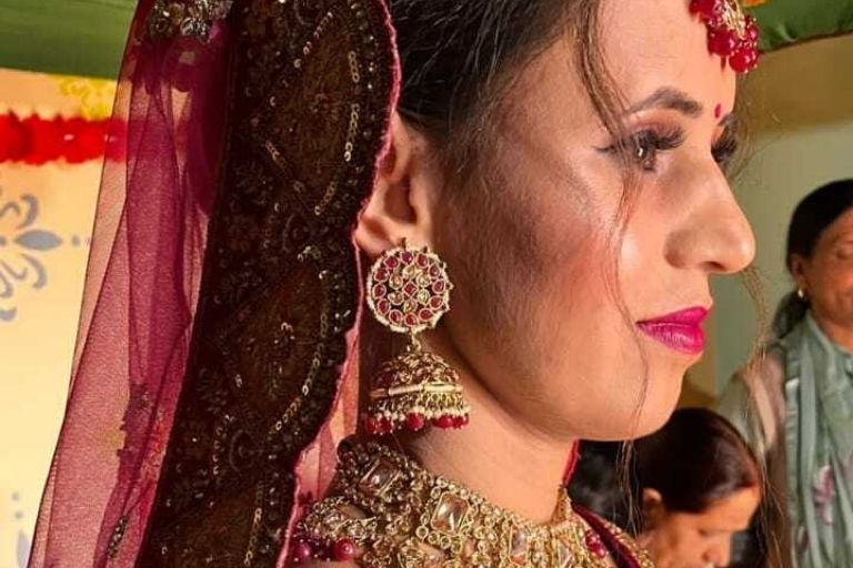 Nishu Makeup Service expert makeup artistry and beauty services